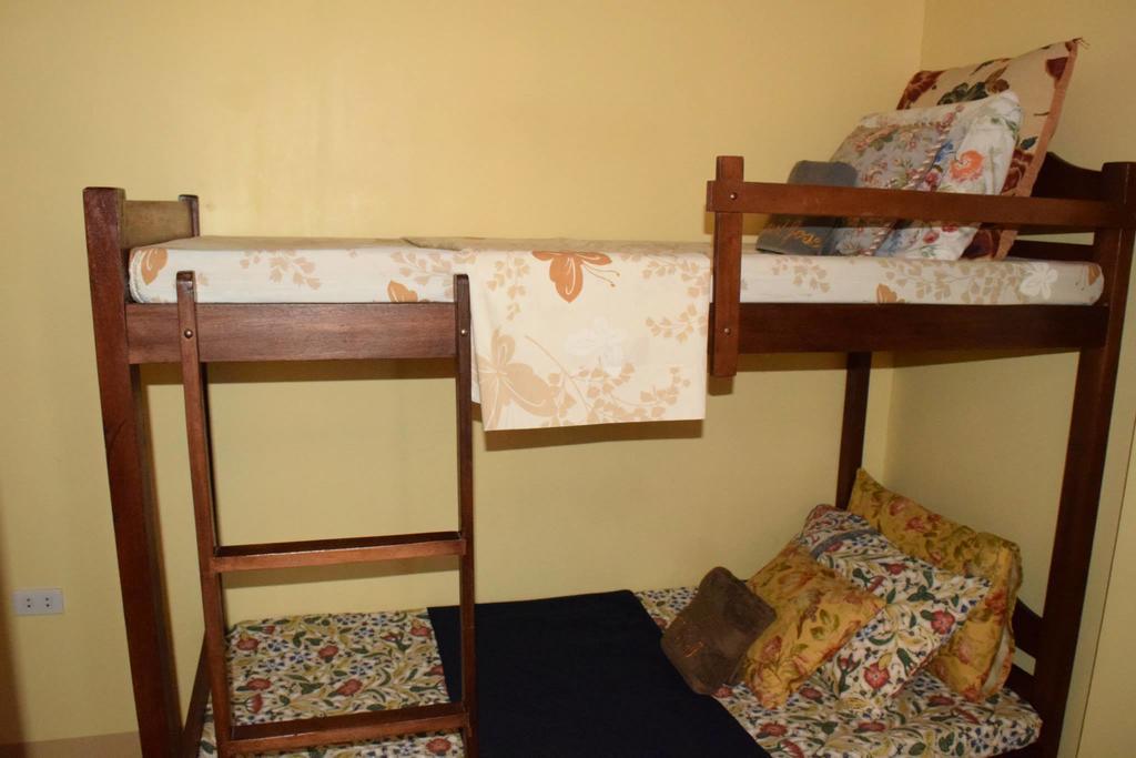 The Saint Joseph Residential Suites Lucena Quarto foto