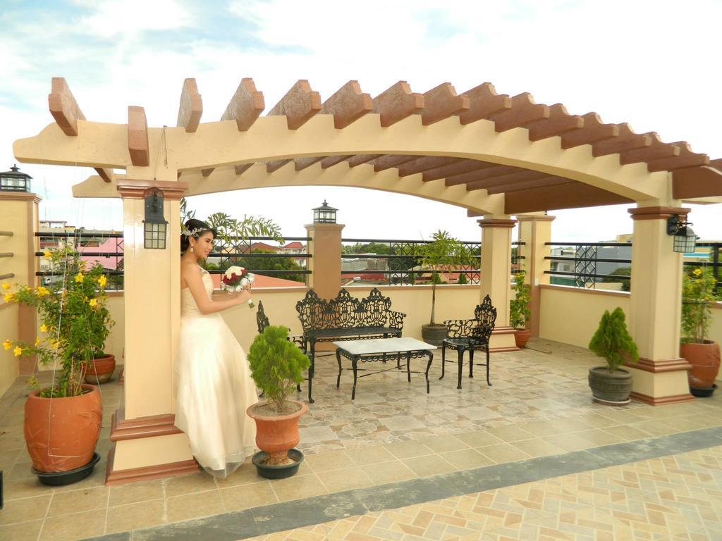 The Saint Joseph Residential Suites Lucena Quarto foto