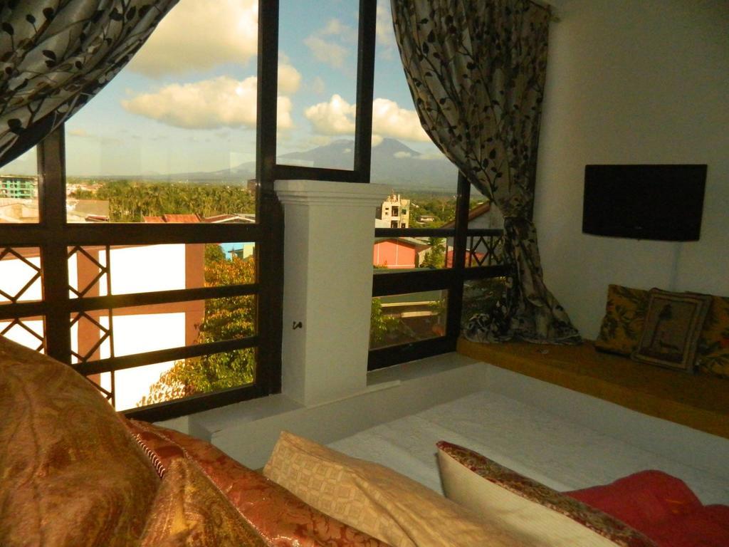 The Saint Joseph Residential Suites Lucena Quarto foto